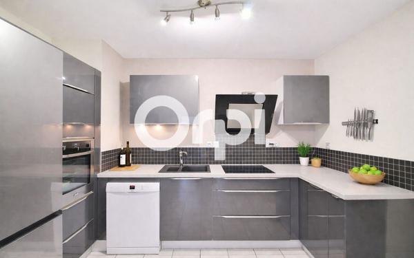 Appartement à vendre    2 pièces •  Marseille 11