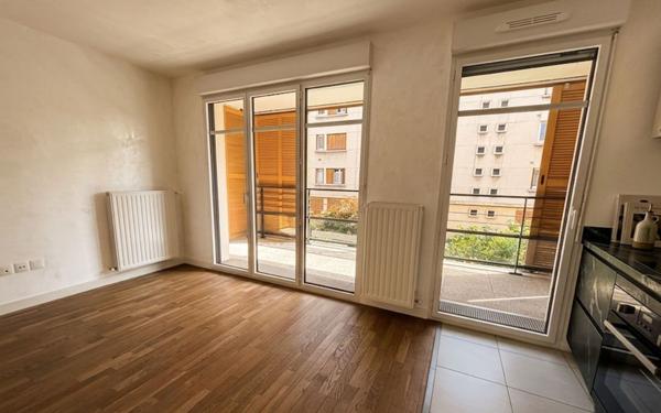 Appartement à vendre    2 pièces • 49 m2 Maisons-Alfort