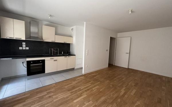 Appartement à vendre    2 pièces • 49 m2 Maisons-Alfort