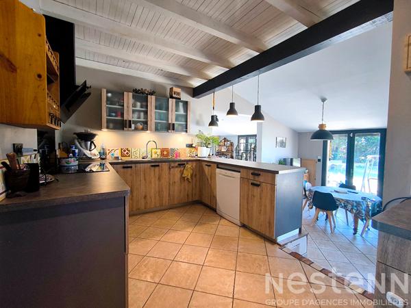 Maison à vendre à Peyrens avec 268 m² habitables, piscine et terrain de 3 600 m² pour un projet immobilier familial