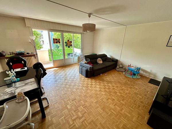 Appartement 3 pièce(s) POISSY €240 000 ** - Référence 8759