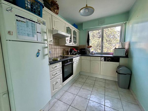 Appartement 3 pièce(s) POISSY €240 000 ** - Référence 8759