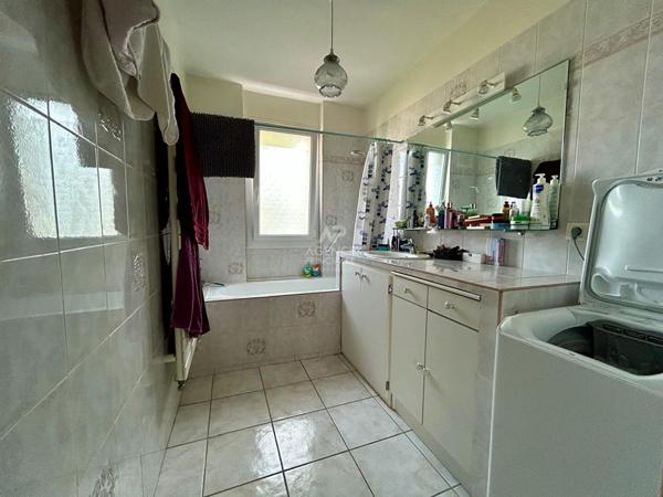 Appartement 3 pièce(s) POISSY €240 000 ** - Référence 8759