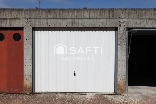 MAISON DE VILLE AVEC GARAGE ET JARDIN