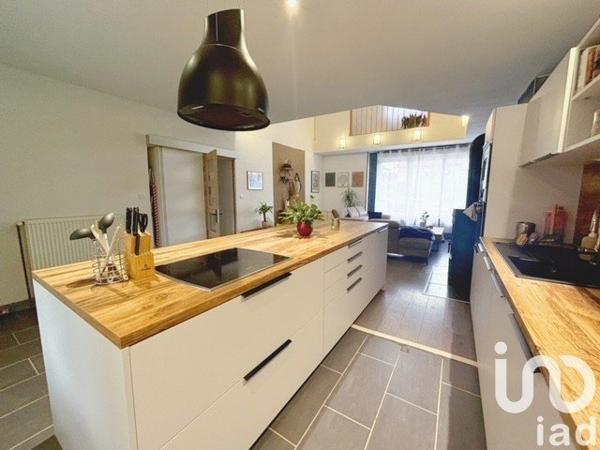 Maison 6 pièces de 160 m² à THAON-LES-VOSGES (88150)