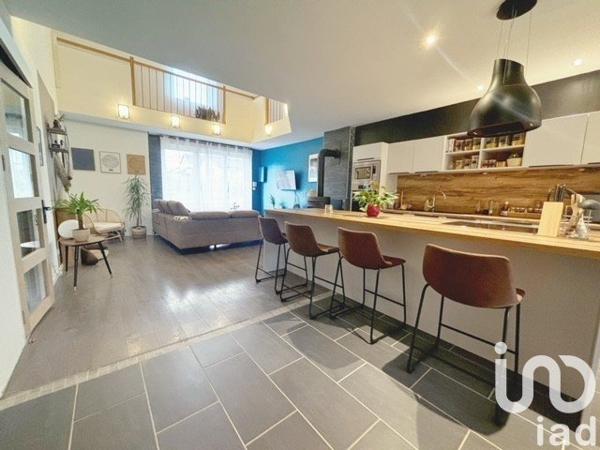 Maison 6 pièces de 160 m² à THAON-LES-VOSGES (88150)