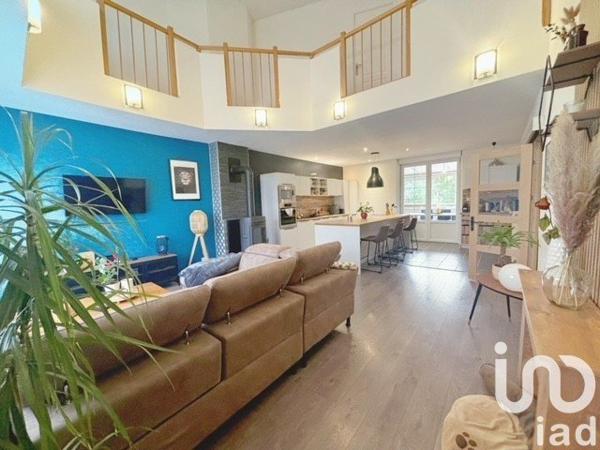 Maison 6 pièces de 160 m² à THAON-LES-VOSGES (88150)