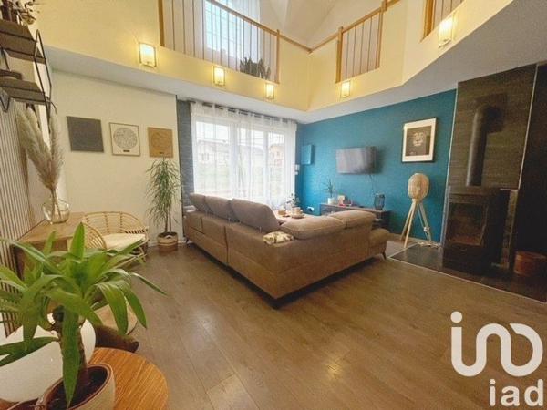 Maison 6 pièces de 160 m² à THAON-LES-VOSGES (88150)