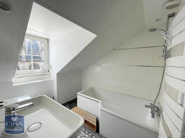 Appartement à louer 4 pièces 69.81m²