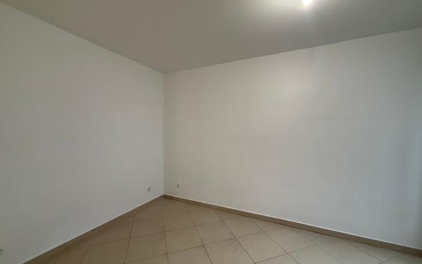 Appartement à vendre    1 pièce • 18 m2 Clichy