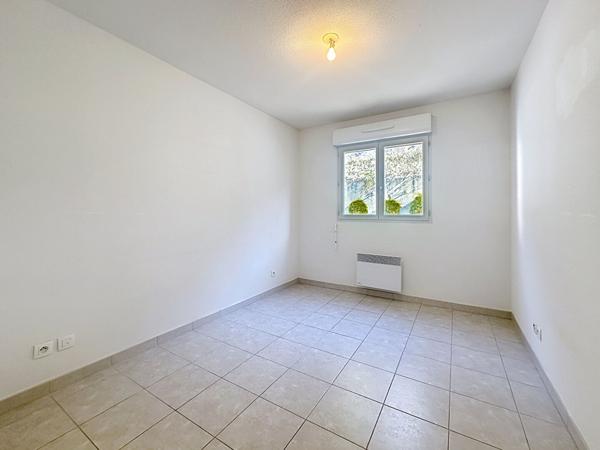 3  Pièces traversant avec Terrasse Sud-Ouest & Piscine