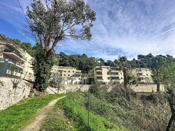 3  Pièces traversant avec Terrasse Sud-Ouest & Piscine