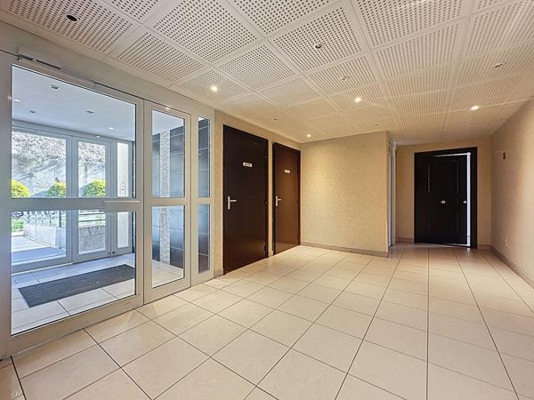 3  Pièces traversant avec Terrasse Sud-Ouest & Piscine