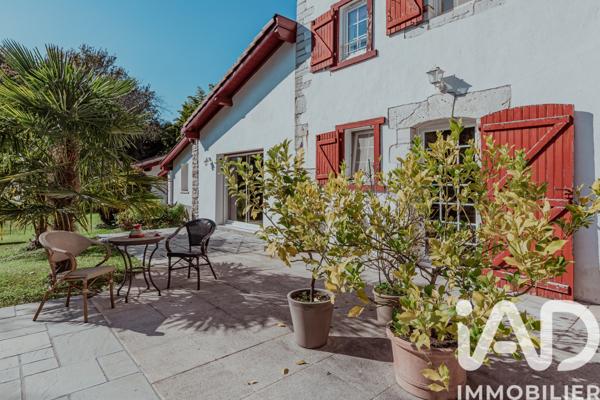 Maison à vendre 6 pièces 229 m² Urt