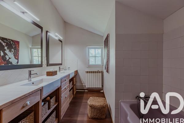 Maison à vendre 6 pièces 229 m² Urt