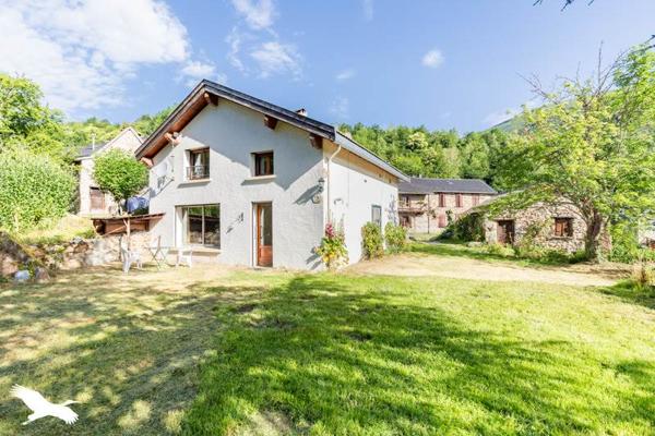 Maison 312 000 € Saurat 10 p 219 m² DPE E