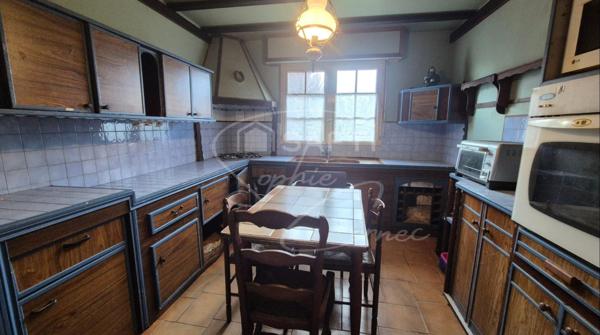 Maison de 119m² à rénover à 2,6km des plages Lodonnec et Langoz
