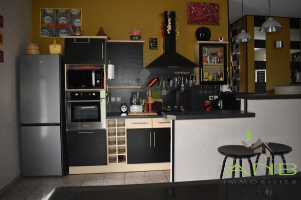 Maison chaleureuse avec cheminée toute hauteur et jardin sans vis‑à‑vis – Mornac