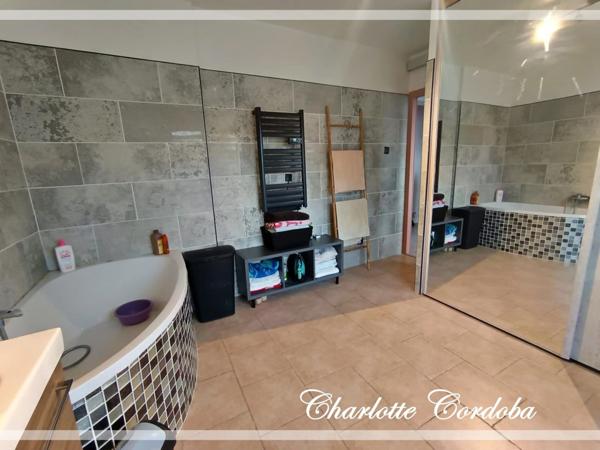 Maison familiale 5 pièces avec de beaux volumes à vendre à Colayrac-Saint-Cirq