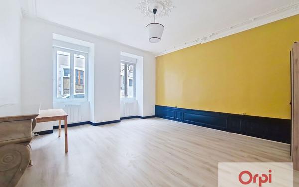 Appartement à louer    2 pièces • 54 m2 Montluçon