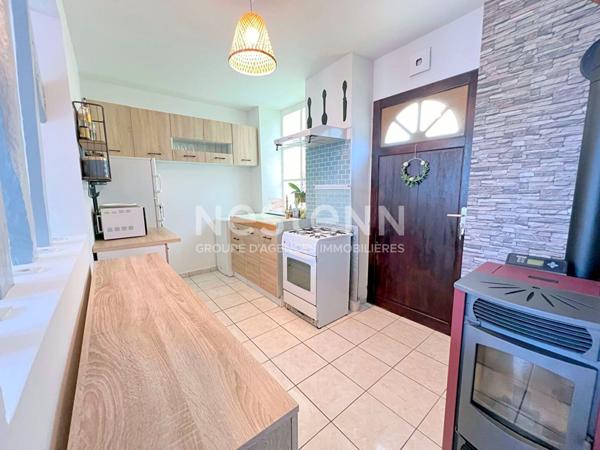 CHAUMONT EN VEXIN Maison de ville de 65 m² rénovée 2 chambres / 1 bureau avec jardin privatif