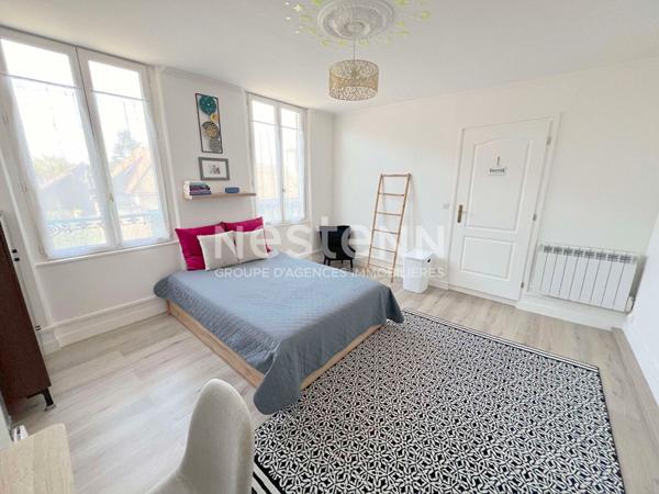 CHAUMONT EN VEXIN Maison de ville de 65 m² rénovée 2 chambres / 1 bureau avec jardin privatif