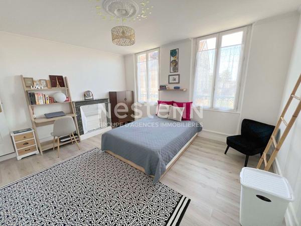 CHAUMONT EN VEXIN Maison de ville de 65 m² rénovée 2 chambres / 1 bureau avec jardin privatif