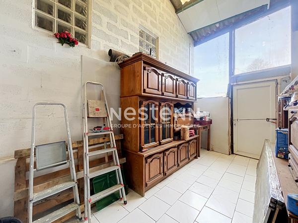 Maison mitoyenne - centre ville - 4 chambres - rafraichissement à prévoir - 98000€