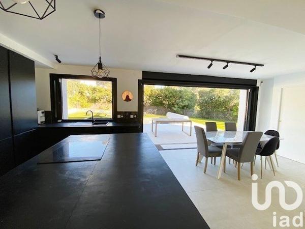 Maison d’architecte 5 pièces de 156 m² à Saint-Raphaël (83700)