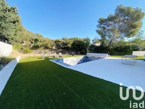 Maison d’architecte 5 pièces de 156 m² à Saint-Raphaël (83700)