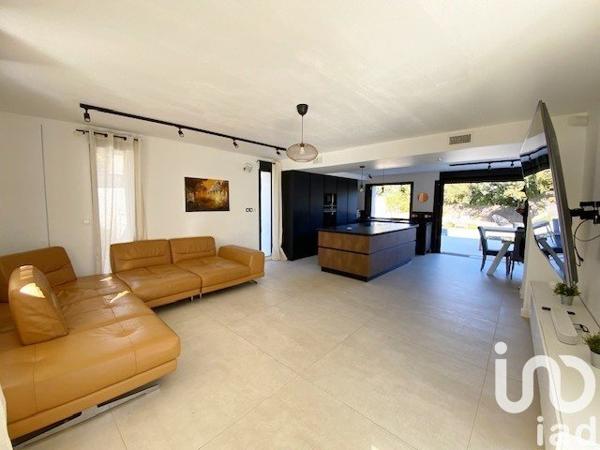 Maison d’architecte 5 pièces de 156 m² à Saint-Raphaël (83700)