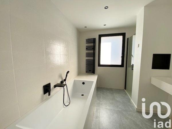 Maison d’architecte 5 pièces de 156 m² à Saint-Raphaël (83700)