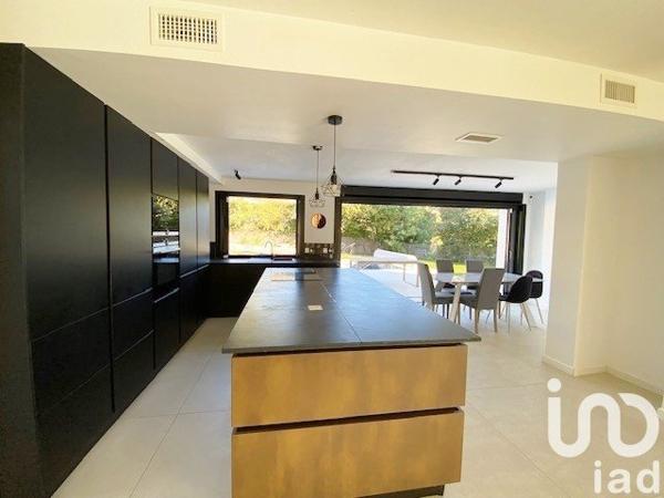 Maison d’architecte 5 pièces de 156 m² à Saint-Raphaël (83700)