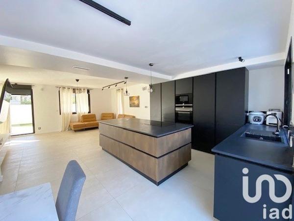 Maison d’architecte 5 pièces de 156 m² à Saint-Raphaël (83700)