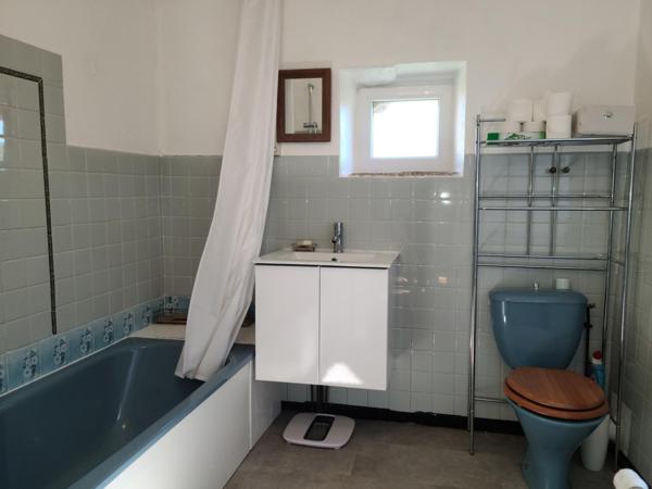 Maison de charme, grange et jardin intimiste.