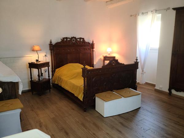 Maison de charme, grange et jardin intimiste.