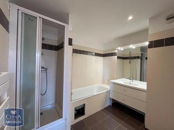 Appartement à louer 4 pièces 111.75m²