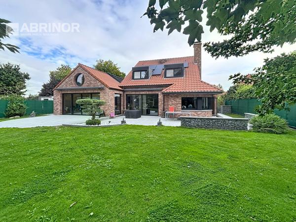 Capinghem, villa contemporaine de 312m² CAPINGHEM