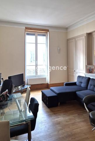 Appartement à LYON 6E ARRONDISSEMENT, 69006 - 5 pièces 106m²