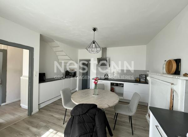 Maison et appartement à vendre, Monterblanc, 145 m² avec 692 m² de terrain.