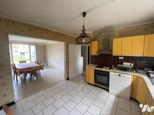 Maison + dépendances en pierre