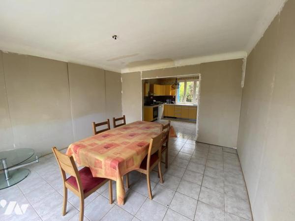 Maison + dépendances en pierre