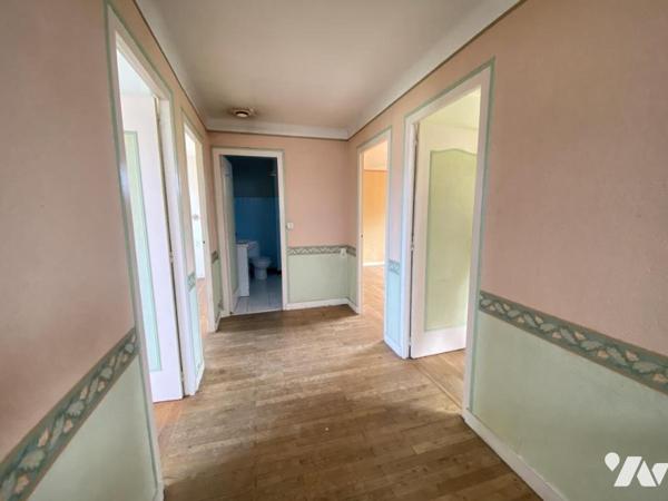 Maison + dépendances en pierre