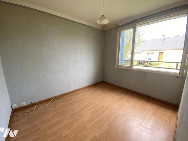 Maison + dépendances en pierre