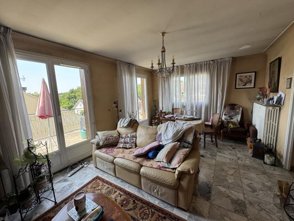 Le Thillay (95500) Maison sur 3 étages / 2 appartements