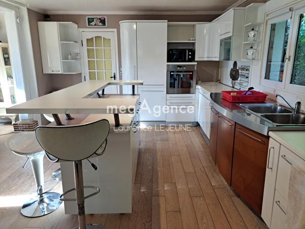 Maison à Orbec, 14290 - 6 pièces 141m²