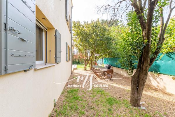 Maison rénovée de 240m² avec dépendance et piscine