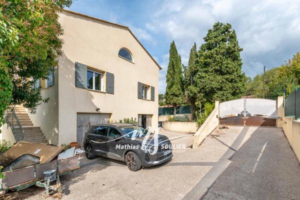 Maison rénovée de 240m² avec dépendance et piscine