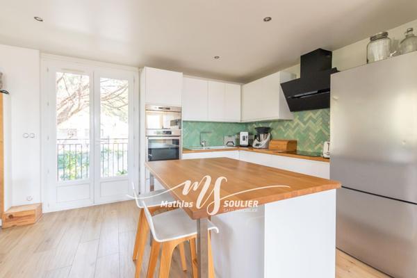 Maison rénovée de 240m² avec dépendance et piscine