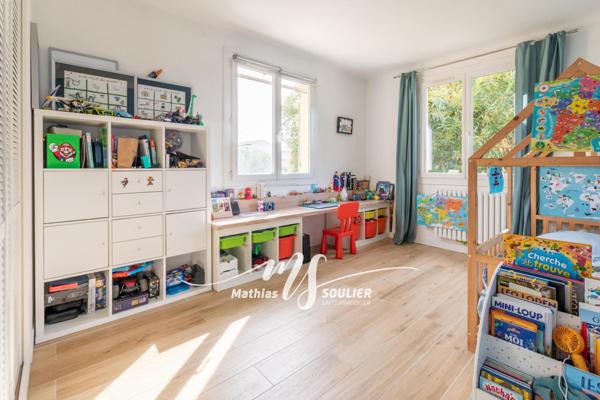 Maison rénovée de 240m² avec dépendance et piscine